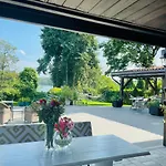 홈스테이 Dom Wiejska 39 A 루치아네 니다