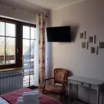 Dom Wiejska 39 A *