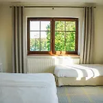 Dom Wiejska 39 A 홈스테이 루치아네 니다