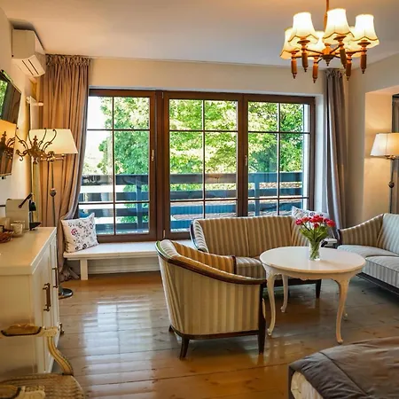 Homestay Dom Wiejska 39 A *